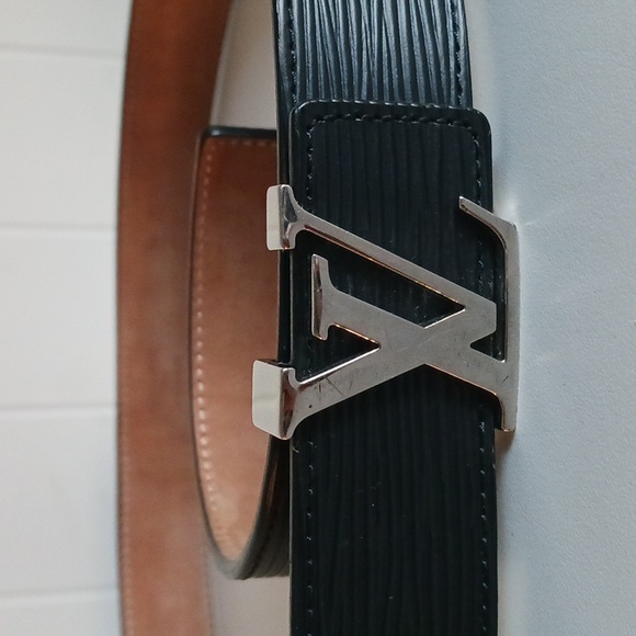 Louis Vuiton Black Epi Silver LV  Leather Belt. - Picture 6 of 7